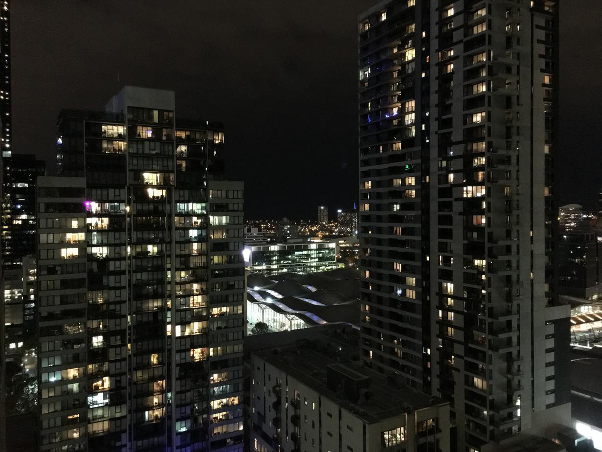 Apartments On The Fifth Melbourne Exterior photo